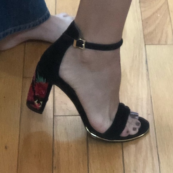 Kenneth Cole embroidered heel suede sandal - Picture 4 of 6